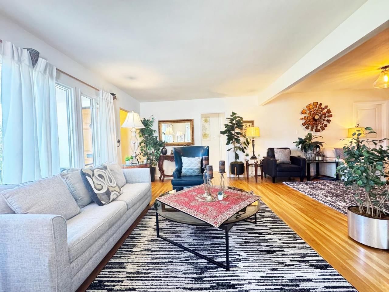 Ferienhaus Charming 3br House - Hal-uc