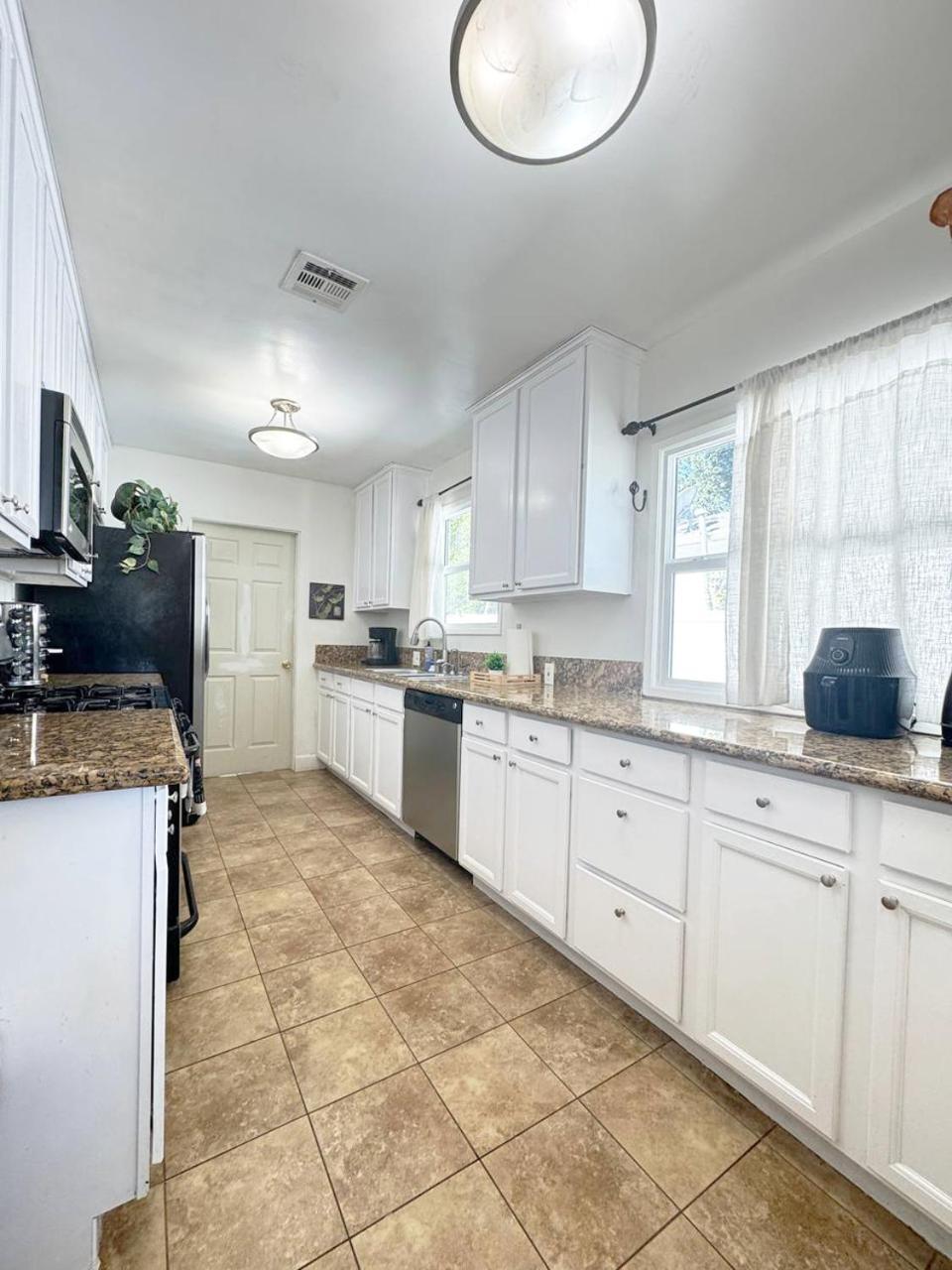 Ferienhaus Charming 3br House - Hal-uc *